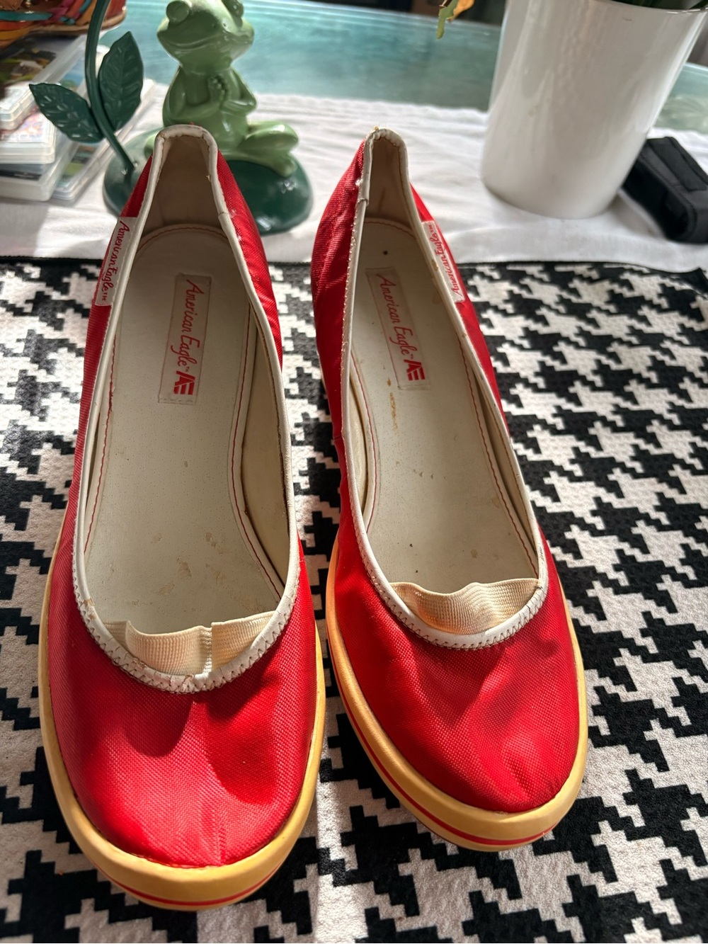 Vintage Y2K American Eagle Red Canvas Flats Size [9